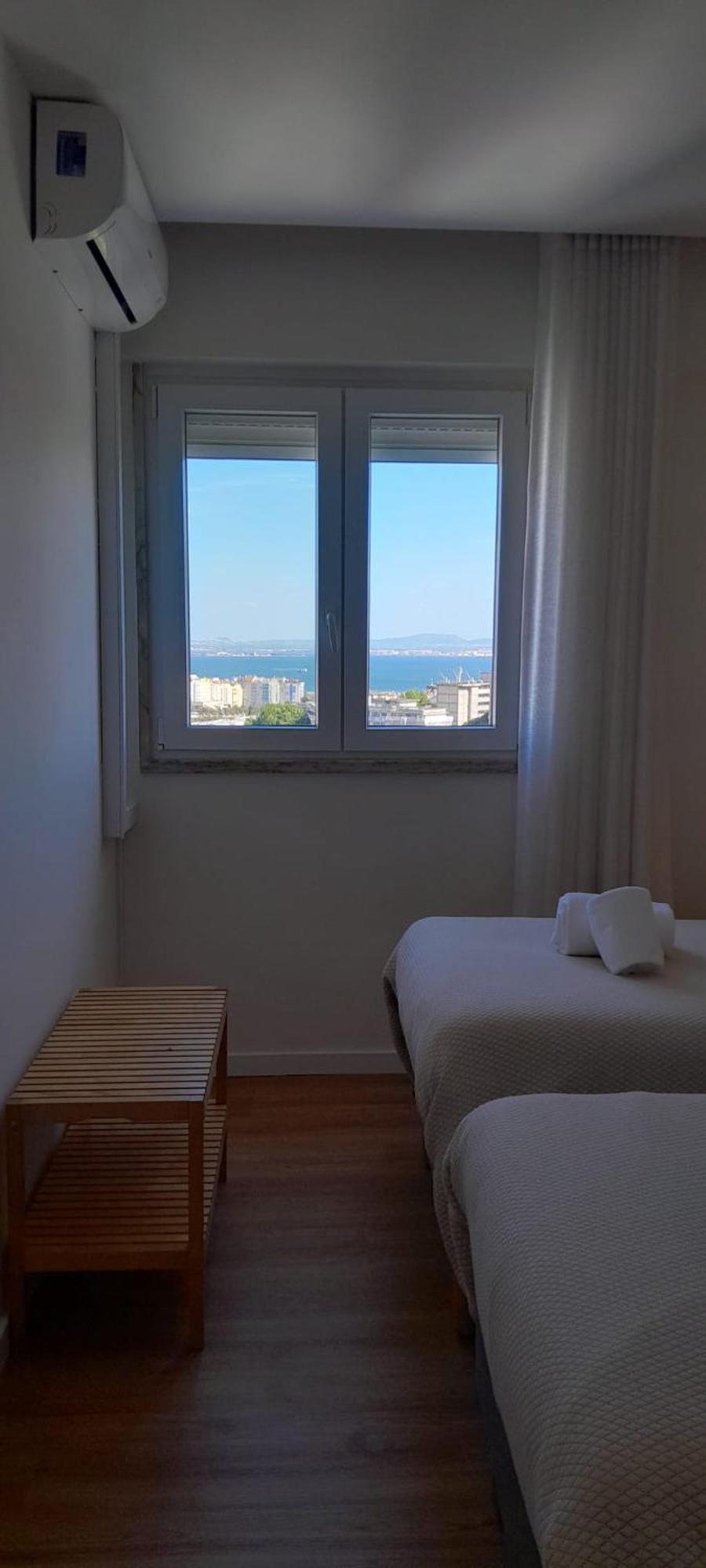Appartamento Vistas Sobre O Rio Tejo Lisbona Esterno foto